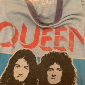 Queen T-shirt.